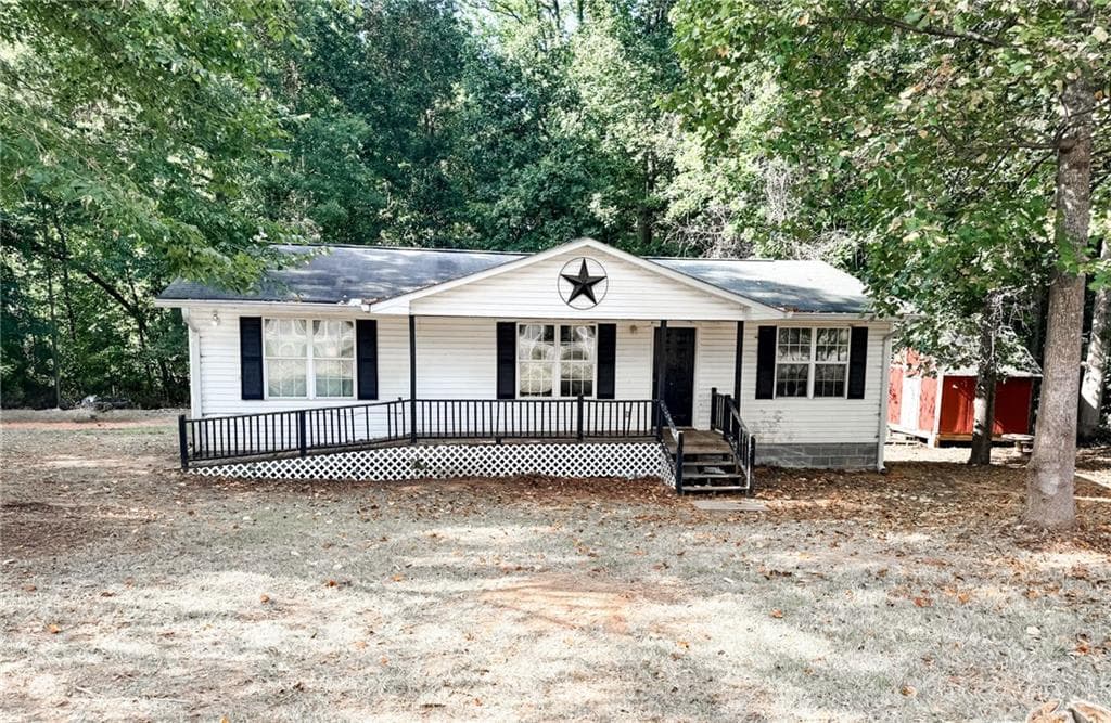 3 bedroom, 2 bathroom, 1,100 sq ft home for sale at 3249 Commerce Road, Jefferson, GA