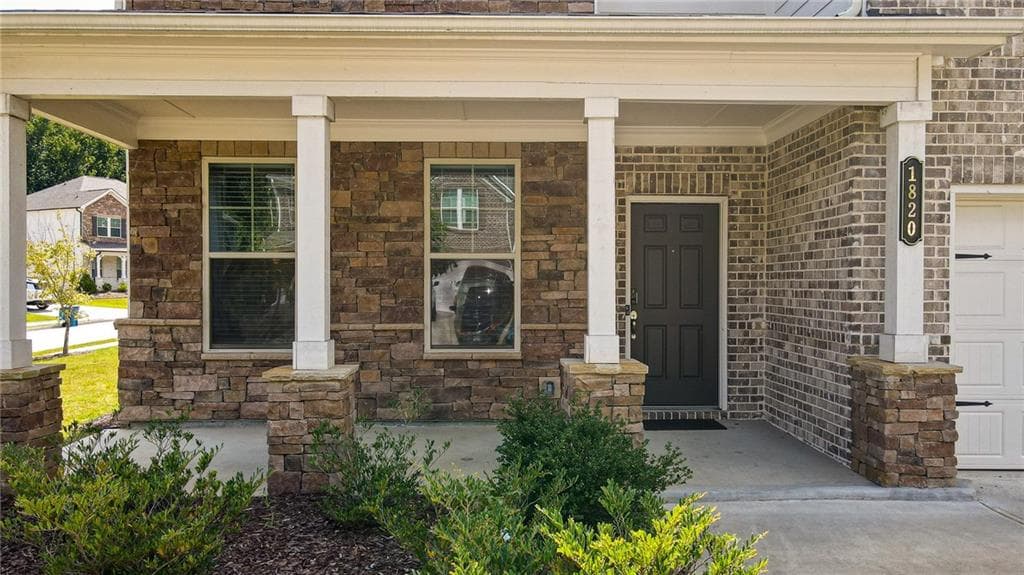 5 bedroom, 5 bathroom, 3,370 sq ft single family residence for sale at 1820 Wellston Drive, Lawrenceville, GA 30043 — photo 3