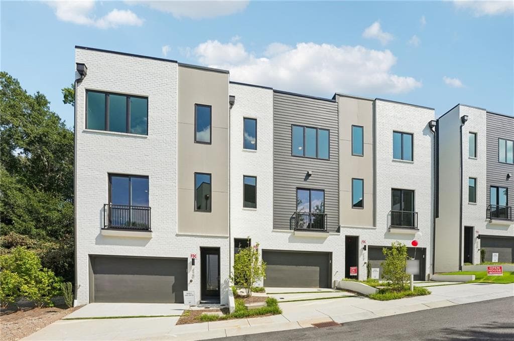 4 bedroom, 5 bathroom, 3,140 sq ft townhouse for sale at 422 Cedar Dust Drive, Decatur, GA 30030 — photo 2