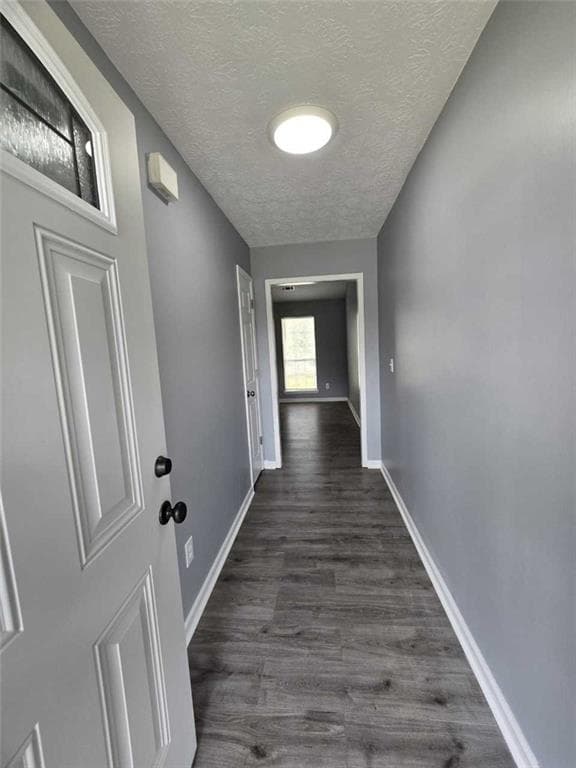 3 bedroom, 2 bathroom, 1,336 sq ft single family residence under contract at 10404 Iron Gate Lane, Jonesboro, GA 30238 — photo 3
