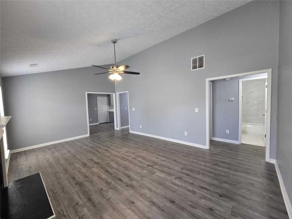 3 bedroom, 2 bathroom, 1,336 sq ft single family residence under contract at 10404 Iron Gate Lane, Jonesboro, GA 30238 — photo 9