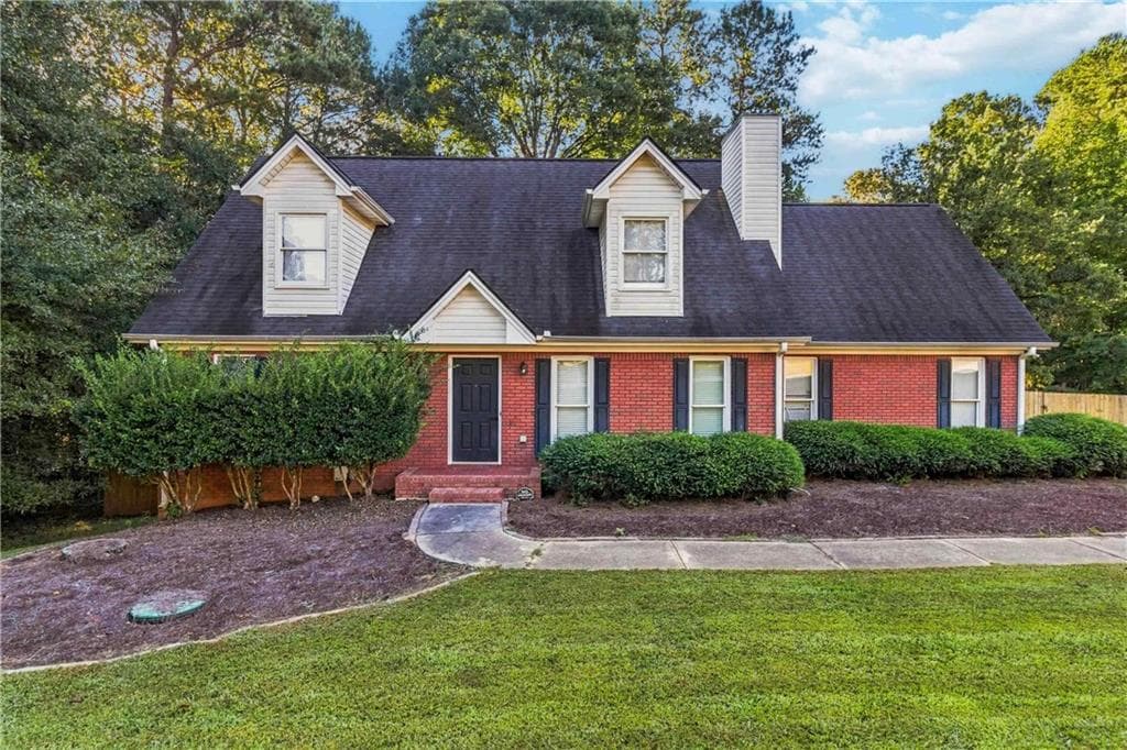 4 bedroom, 4 bathroom, 2,618 sq ft single family residence for sale at 3014 Spring Court, Loganville, GA 30052 — photo 2
