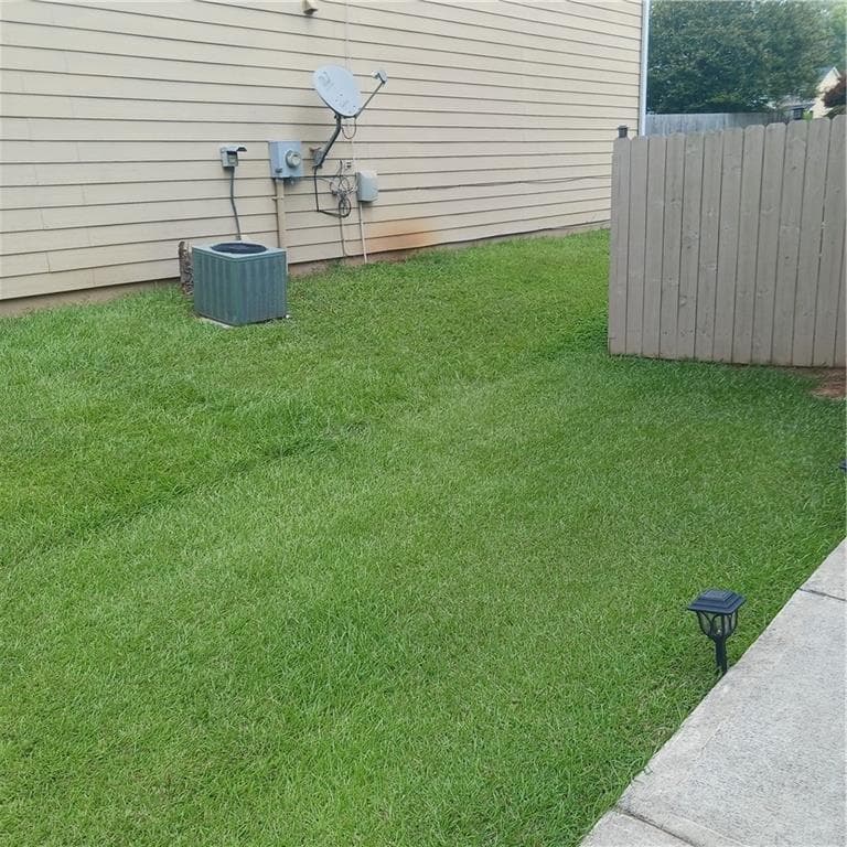 3 bedroom, 3 bathroom, 1,870 sq ft single family residence for sale at 3943 Alderwoods Drive, Jonesboro, GA 30236 — photo 5