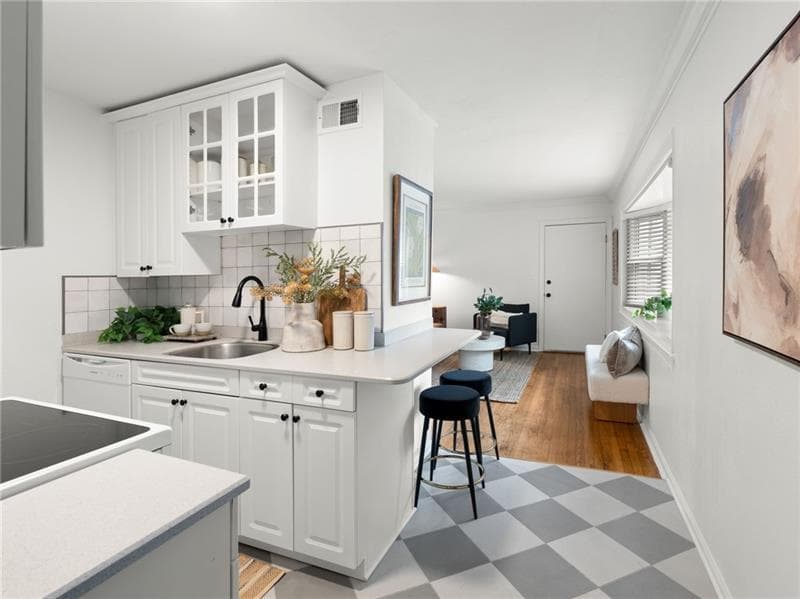 2 bedroom, 1 bathroom, 723 sq ft condominium under contract at 841 Frederica Street 22, Atlanta, GA 30306 — photo 7