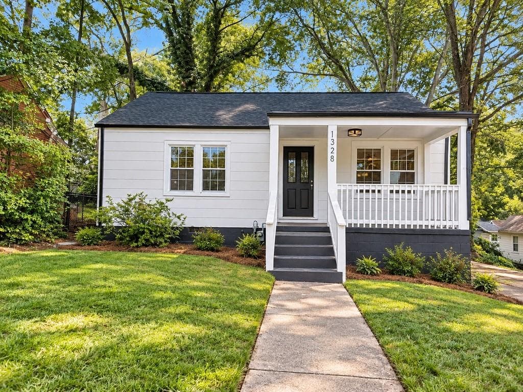 2 bedroom, 1 bathroom, 792 sq ft single family residence for sale at 1328 Womack, East Point, GA 30344