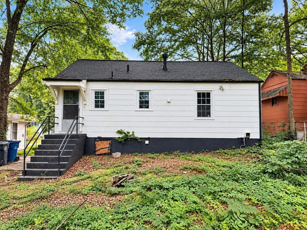 2 bedroom, 1 bathroom, 792 sq ft single family residence for sale at 1328 Womack, East Point, GA 30344 — photo 2
