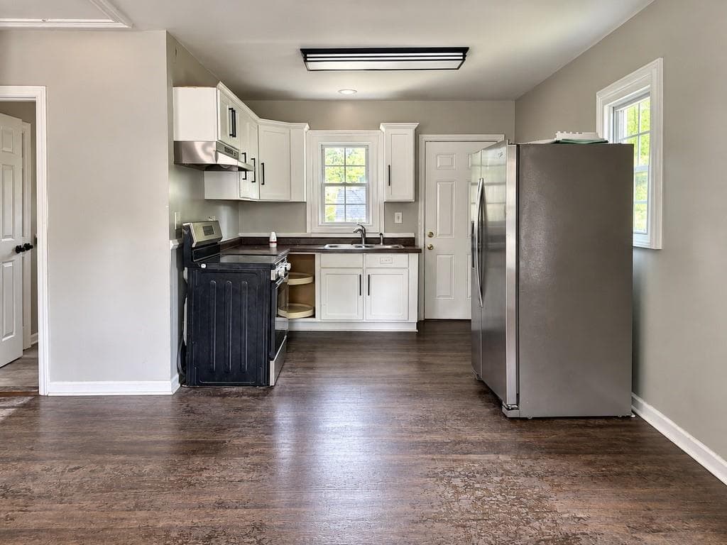 2 bedroom, 1 bathroom, 792 sq ft single family residence for sale at 1328 Womack, East Point, GA 30344 — photo 3