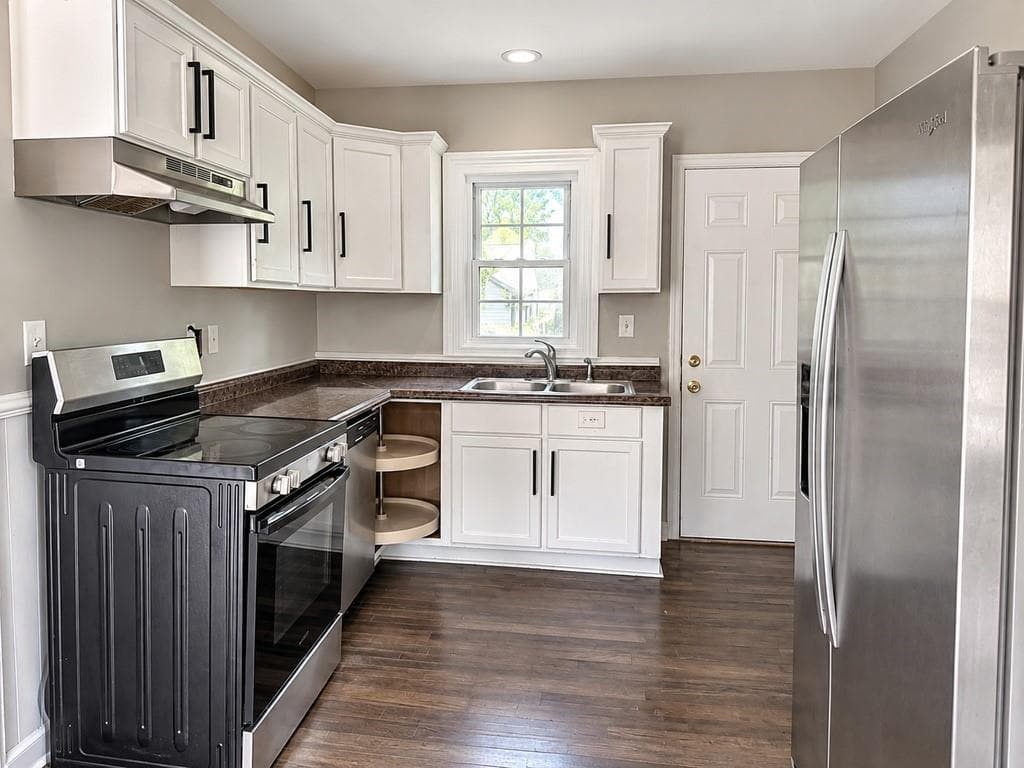 2 bedroom, 1 bathroom, 792 sq ft single family residence for sale at 1328 Womack, East Point, GA 30344 — photo 4