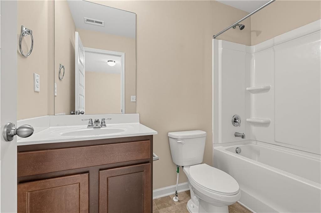4 bedroom, 4 bathroom, 2,852 sq ft single family residence for sale at 3557 Parkside View Boulevard, Dacula, GA 30019 — photo 3