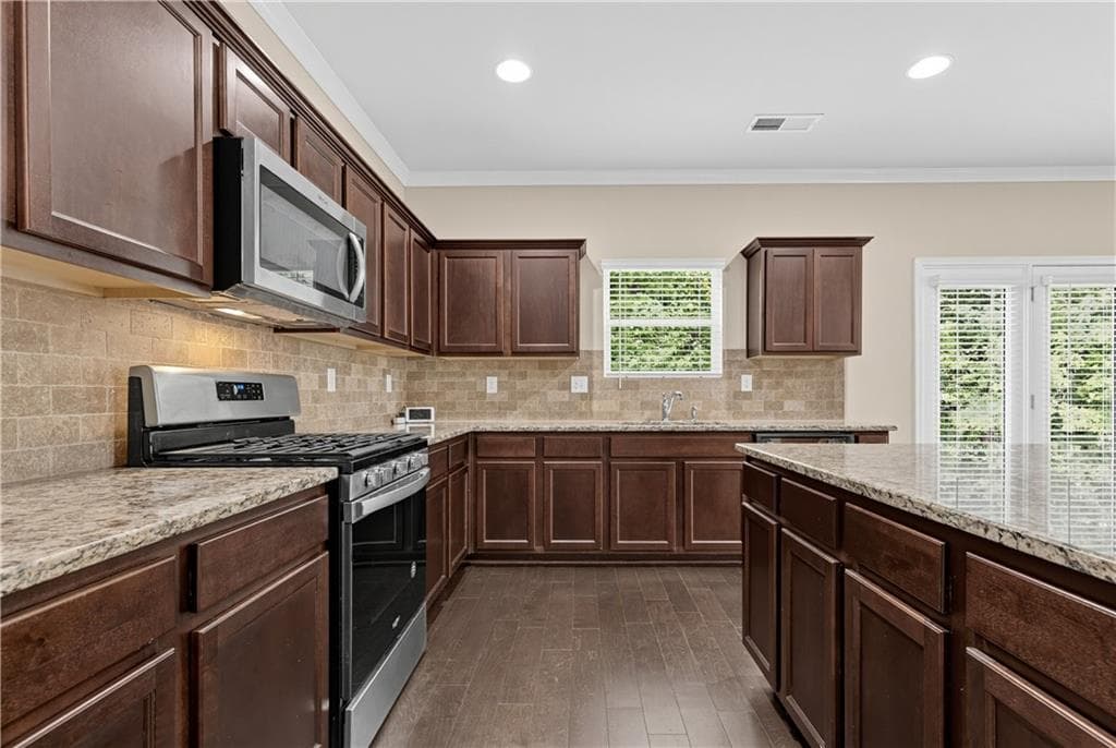 4 bedroom, 4 bathroom, 2,852 sq ft single family residence for sale at 3557 Parkside View Boulevard, Dacula, GA 30019 — photo 8