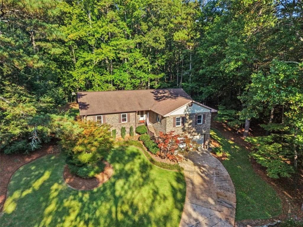 4 bedroom, 3 bathroom, 3,138 sq ft single family residence for sale at 1373 Fernwood Court, Villa Rica, GA 30180 — photo 2
