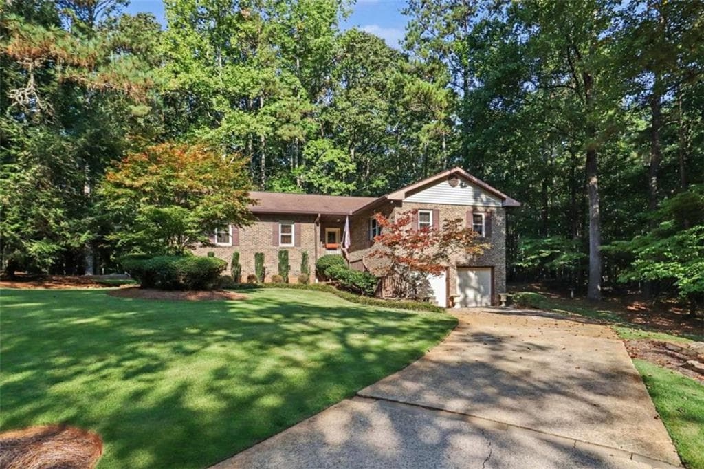 4 bedroom, 3 bathroom, 3,138 sq ft single family residence for sale at 1373 Fernwood Court, Villa Rica, GA 30180 — photo 3