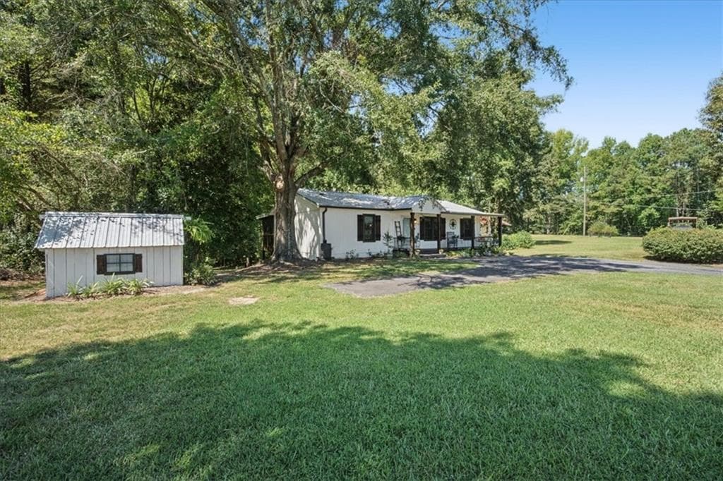 3 bedroom, 2 bathroom, 1,284 sq ft single family residence for sale at 149 Holder Rd, Dallas, GA 30132 — photo 3