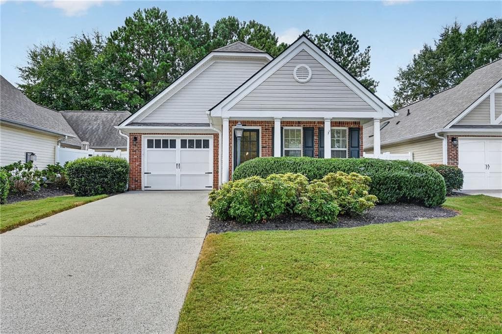 3 bedroom, 2 bathroom, 1,357 sq ft single family residence for sale at 2525 Gateview Court, Cumming, GA 30040