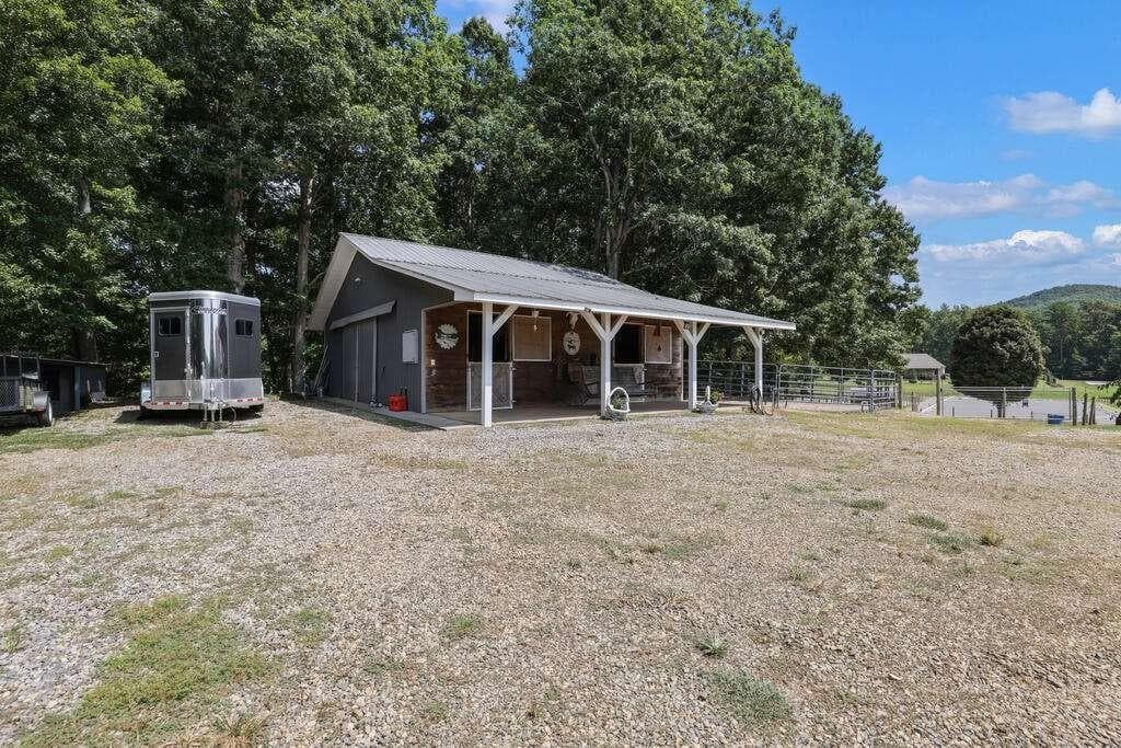 4 bedroom, 3 bathroom, 5,750 sq ft single family residence for sale at 178 Starlight Lane, Blairsville, GA 30512 — photo 7