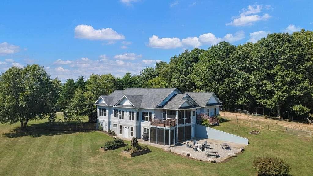 4 bedroom, 3 bathroom, 5,750 sq ft single family residence for sale at 178 Starlight Lane, Blairsville, GA 30512 — photo 10