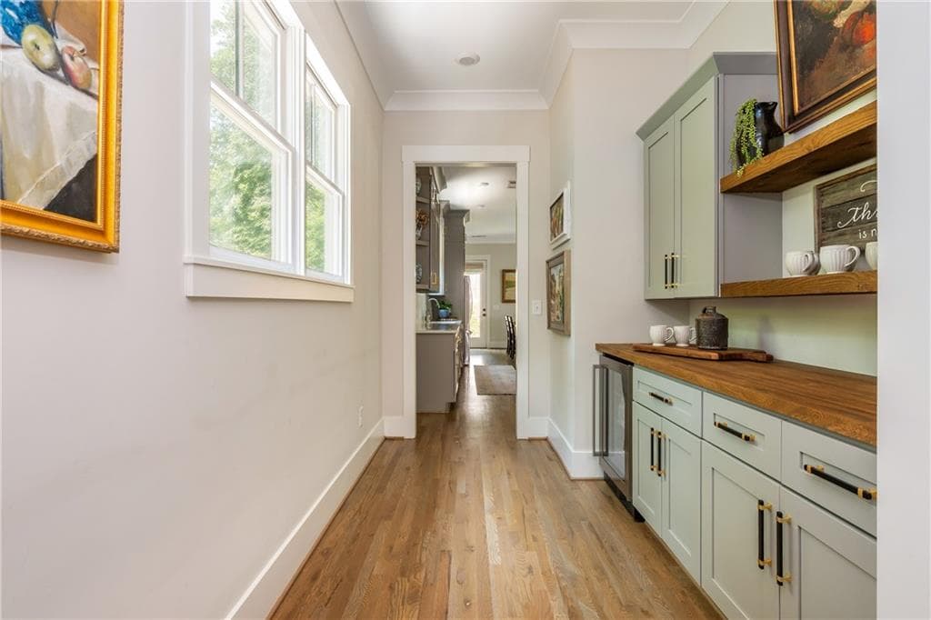 5 bedroom, 3 bathroom, 3,040 sq ft single family residence for rent at 940 Longley Avenue, Atlanta, GA 30318 for $5,500 a month — photo 8