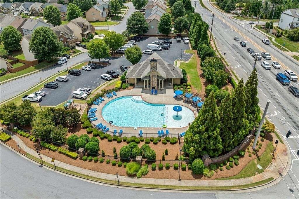 3 bedroom, 3 bathroom, 1,798 sq ft townhouse for sale at 352 Beynon Terrace, Suwanee, GA 30024 — photo 5