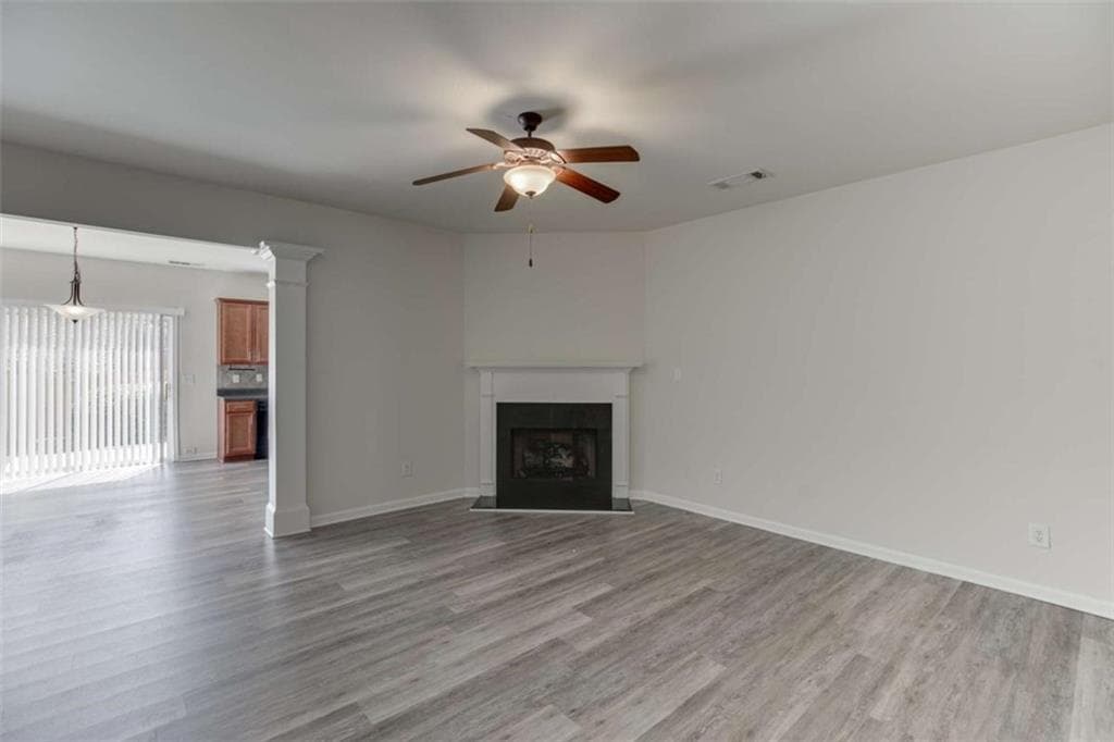 3 bedroom, 3 bathroom, 1,798 sq ft townhouse for sale at 352 Beynon Terrace, Suwanee, GA 30024 — photo 9