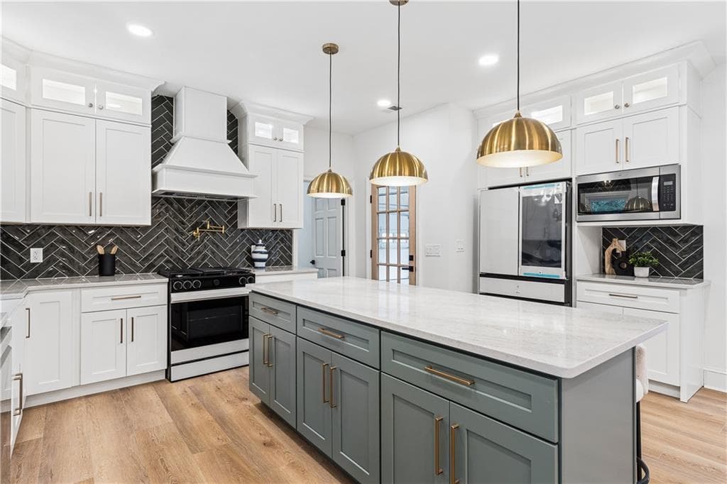 4 bedroom, 4 bathroom, 3,766 sq ft single family residence under contract at 730 Mabry Road, Sandy Springs, GA 30328 — photo 10