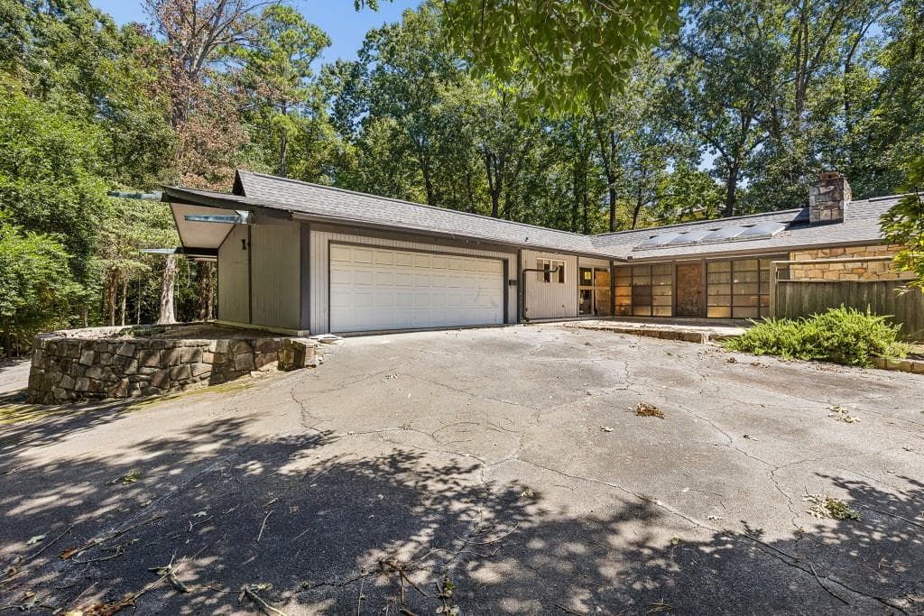 7 bedroom, 8 bathroom single family residence for sale at 1510 W Wesley Road, Atlanta, GA 30327 — photo 5