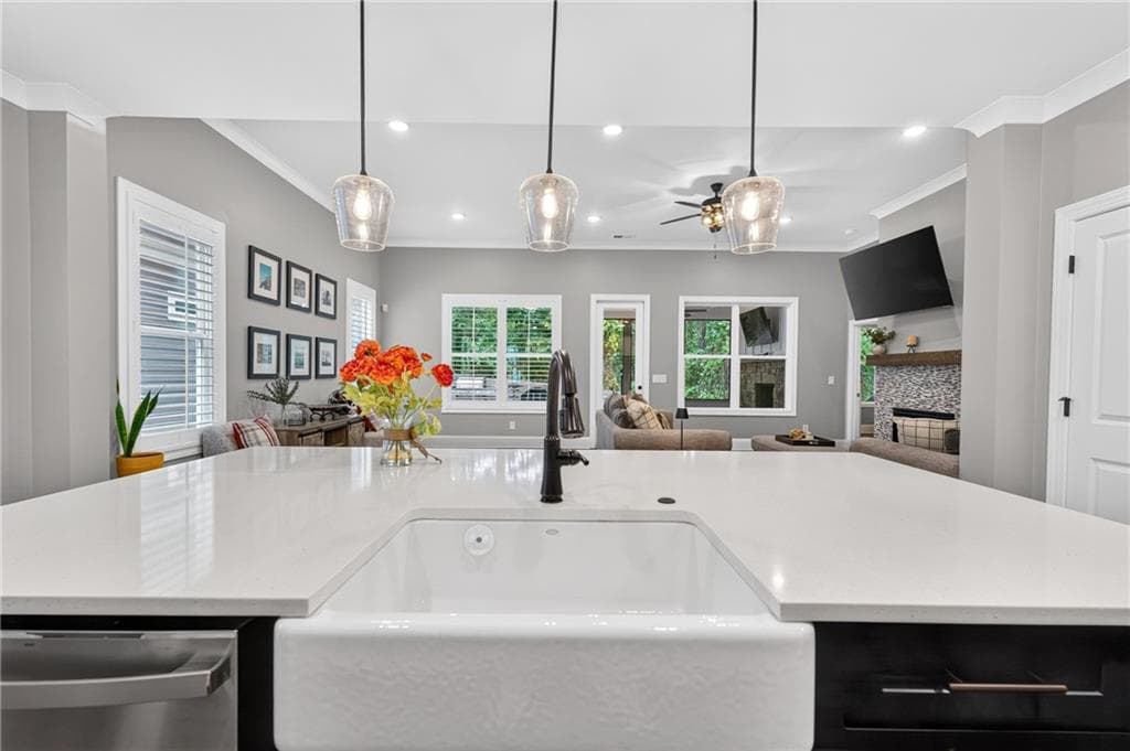 4 bedroom, 3 bathroom, 2,633 sq ft single family residence for sale at 1058 Amarose Lane, Marietta, GA 30066 — photo 5
