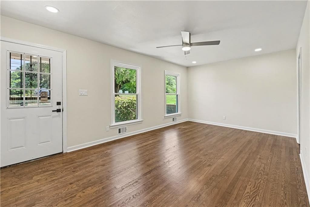 3 bedroom, 2 bathroom, 1,720 sq ft single family residence for sale at 2884 Ben Hill Road, East Point, GA 30344 — photo 2