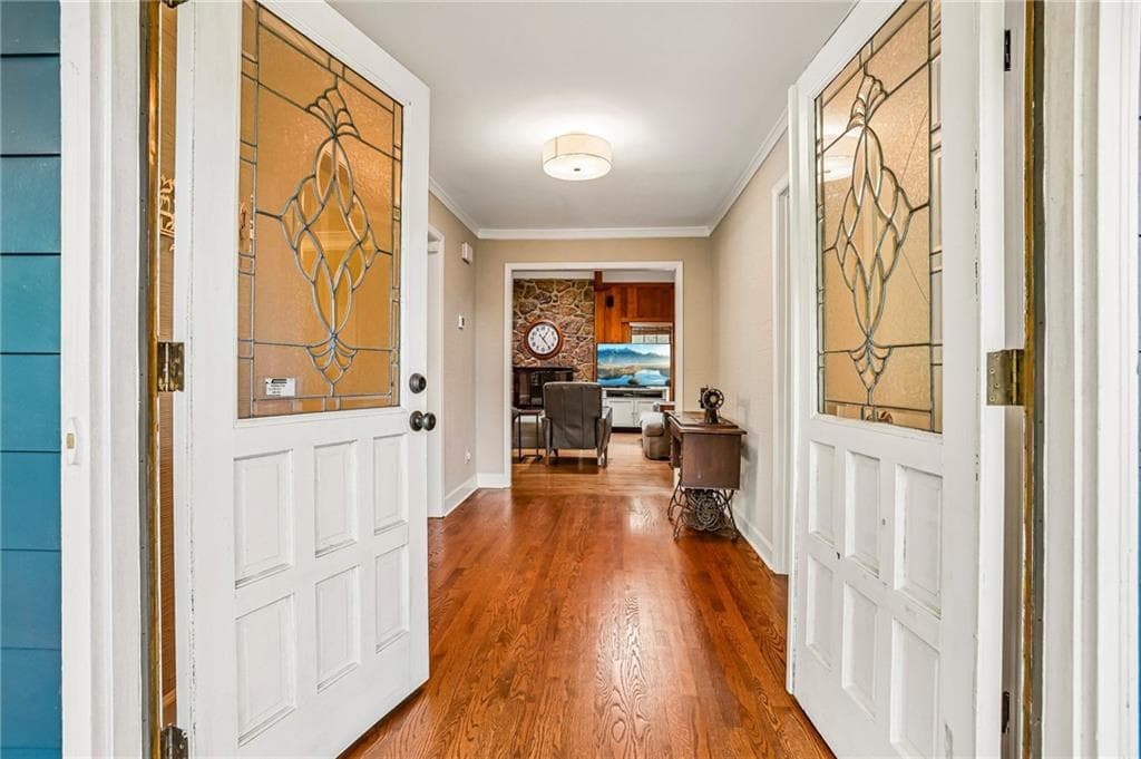 6 bedroom, 6 bathroom, 5,096 sq ft single family residence for sale at 145 Old College Way, Sandy Springs, GA 30328 — photo 5