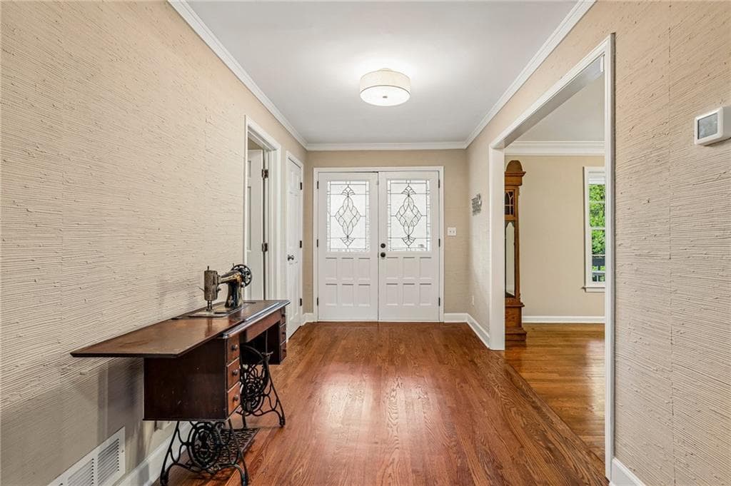 6 bedroom, 6 bathroom, 5,096 sq ft single family residence for sale at 145 Old College Way, Sandy Springs, GA 30328 — photo 7