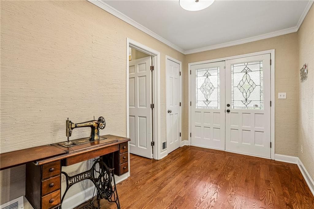 6 bedroom, 6 bathroom, 5,096 sq ft single family residence for sale at 145 Old College Way, Sandy Springs, GA 30328 — photo 8