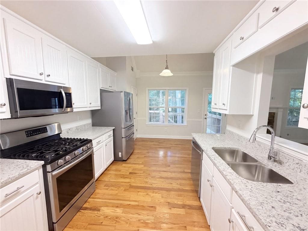 3 bedroom, 3 bathroom, 2,433 sq ft single family residence for sale at 1412 White Oak Trace, Loganville, GA 30052 — photo 10