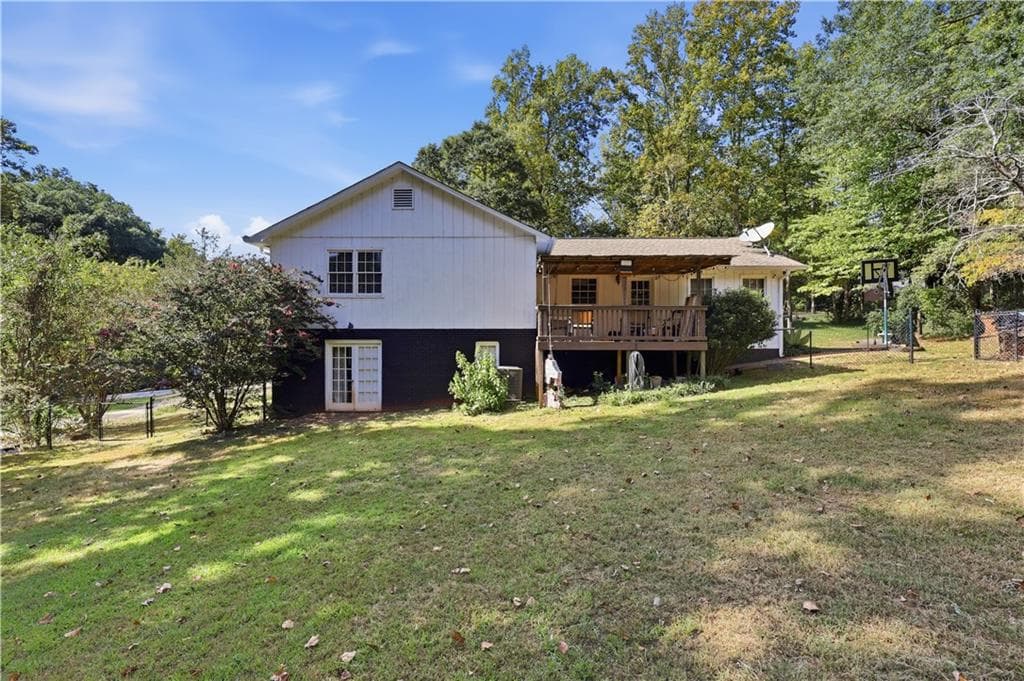 4 bedroom, 3 bathroom, 2,464 sq ft single family residence for sale at 69 Forest Hill Court, Commerce, GA 30529 — photo 5