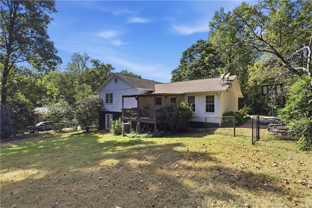 4 bedroom, 3 bathroom, 2,464 sq ft single family residence for sale at 69 Forest Hill Court, Commerce, GA 30529 — photo 6