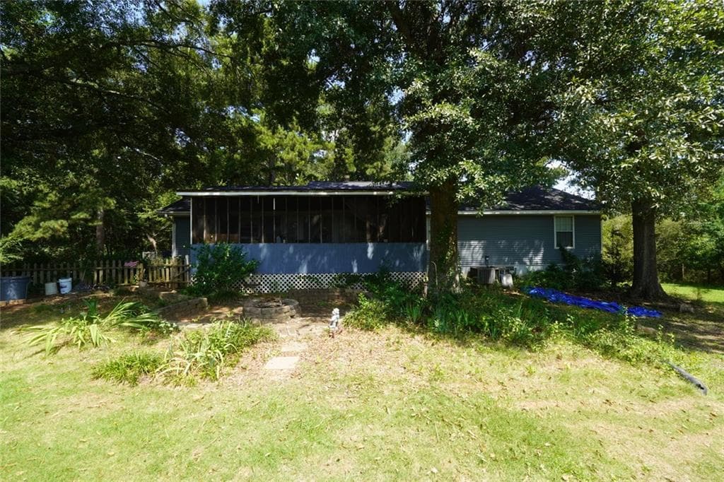 3 bedroom, 2 bathroom, 1,972 sq ft single family residence for sale at 76 Harold Drive, Mcdonough, GA 30253 — photo 4
