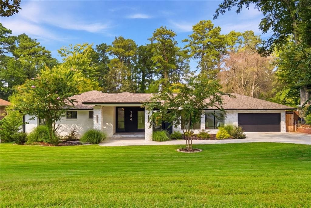 4 bedroom, 3 bathroom, 2,612 sq ft single family residence for sale at 154 Cromwell Road, Sandy Springs, GA 30328 — photo 5