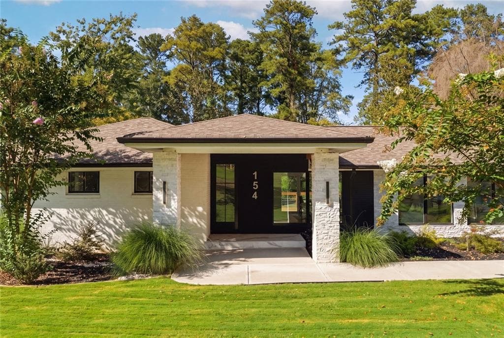 4 bedroom, 3 bathroom, 2,612 sq ft single family residence for sale at 154 Cromwell Road, Sandy Springs, GA 30328 — photo 7