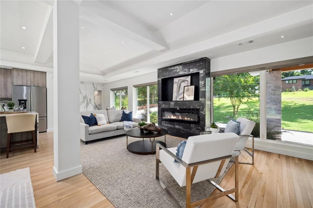4 bedroom, 3 bathroom, 2,612 sq ft single family residence for sale at 154 Cromwell Road, Sandy Springs, GA 30328 — photo 9