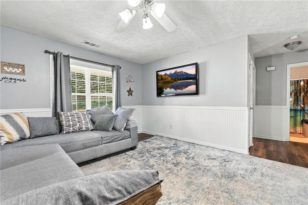 3 bedroom, 2 bathroom, 1,215 sq ft single family residence for sale at 270 Brody Drive, Resaca, GA 30735 — photo 8