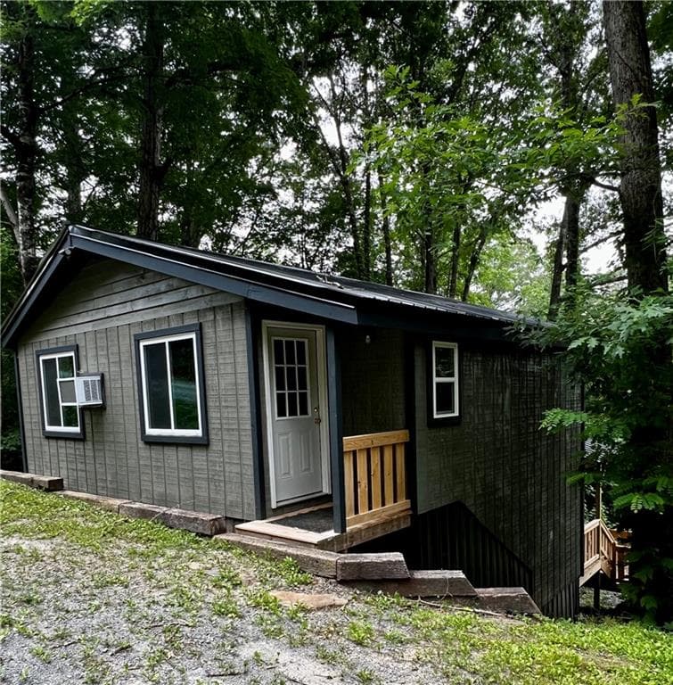 2 bedroom, 2 bathroom, 1,240 sq ft single family residence for sale at 328 Back Pine Way, Ellijay, GA 30540 — photo 2