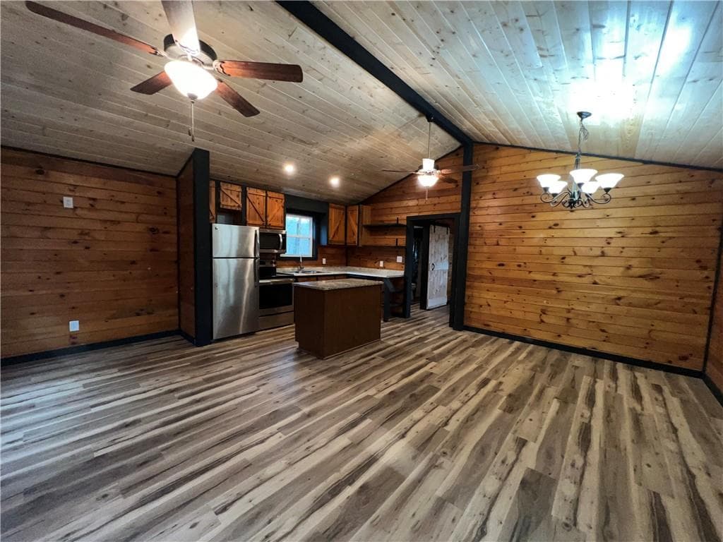 2 bedroom, 2 bathroom, 1,240 sq ft single family residence for sale at 328 Back Pine Way, Ellijay, GA 30540 — photo 3