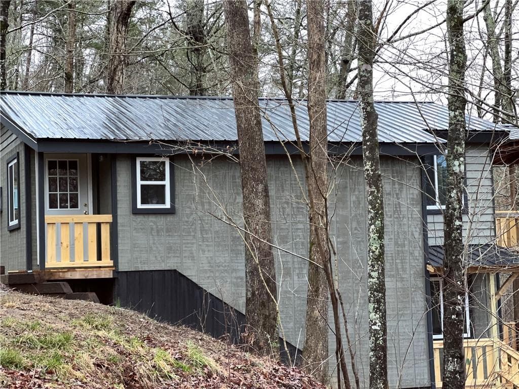 2 bedroom, 2 bathroom, 1,240 sq ft single family residence for sale at 328 Back Pine Way, Ellijay, GA 30540 — photo 7