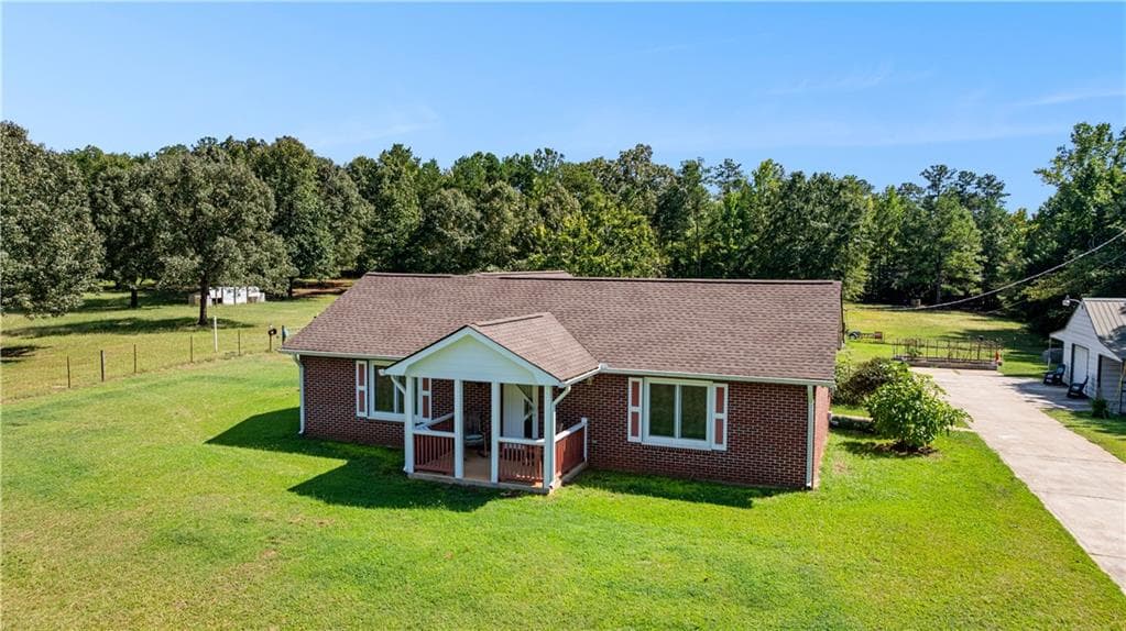 2 bedroom, 1 bathroom, 1,150 sq ft single family residence for sale at 184 Ball Ground Road, Covington, GA 30014