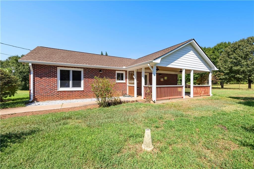 2 bedroom, 1 bathroom, 1,150 sq ft single family residence for sale at 184 Ball Ground Road, Covington, GA 30014 — photo 3