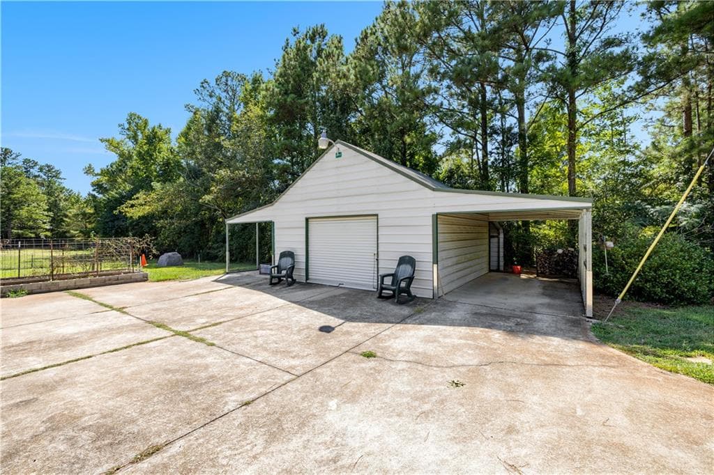 2 bedroom, 1 bathroom, 1,150 sq ft single family residence for sale at 184 Ball Ground Road, Covington, GA 30014 — photo 5