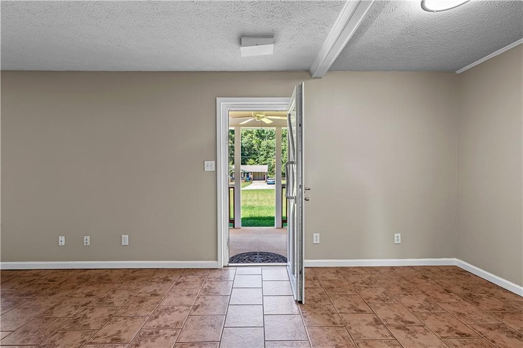 2 bedroom, 1 bathroom, 1,150 sq ft single family residence for sale at 184 Ball Ground Road, Covington, GA 30014 — photo 8