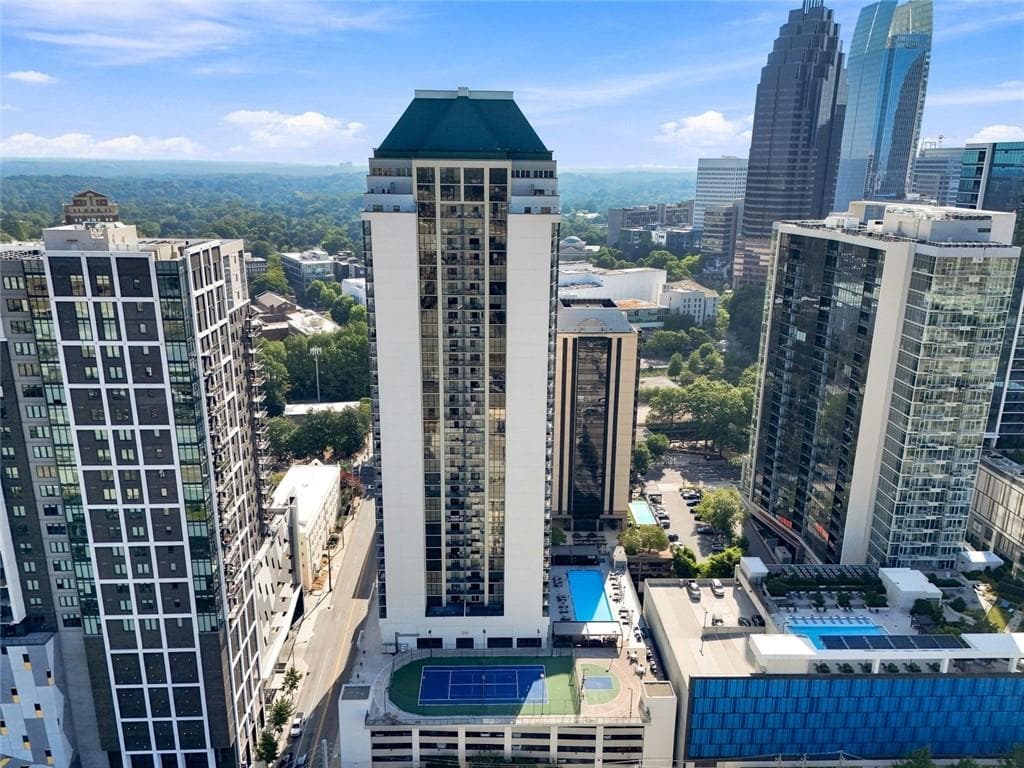 1 bedroom, 1 bathroom, 457 sq ft condominium for sale at 1280 W Peachtree Street 3001, Atlanta, GA 30309 — photo 1 of 46