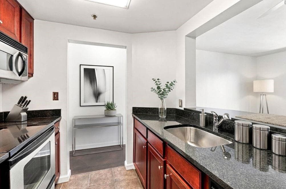 1 bedroom, 1 bathroom, 457 sq ft condominium for sale at 1280 W Peachtree Street 3001, Atlanta, GA 30309 — photo 5