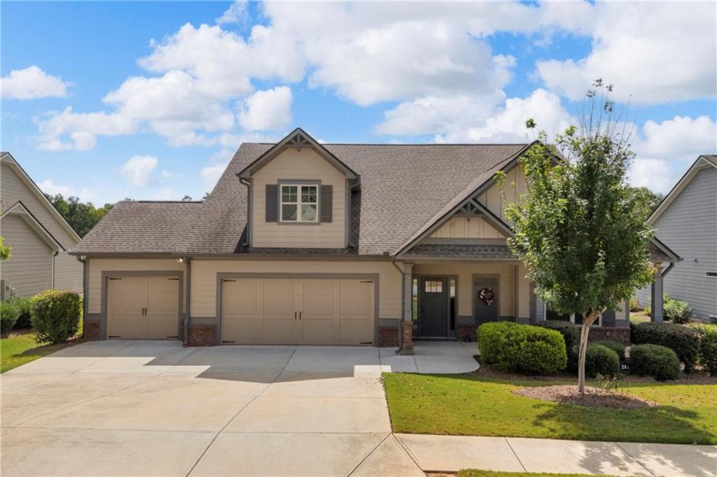 3 bedroom, 2 bathroom, 2,207 sq ft single family residence for sale at 246 Club Drive, Monroe, GA 30655 — photo 2
