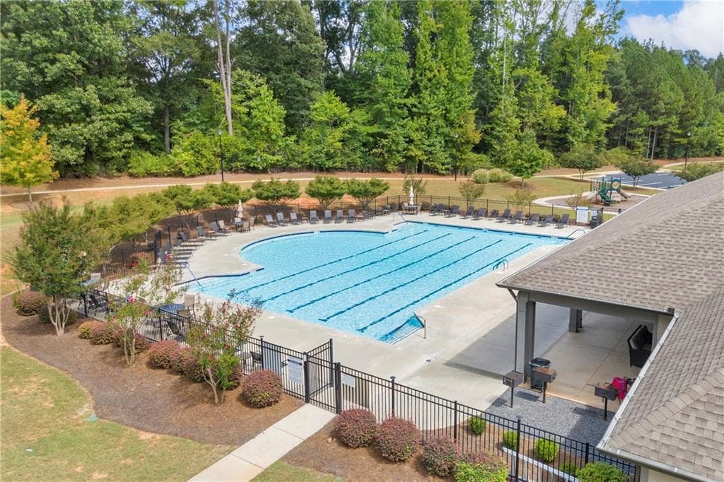 3 bedroom, 2 bathroom, 2,207 sq ft single family residence for sale at 246 Club Drive, Monroe, GA 30655 — photo 5