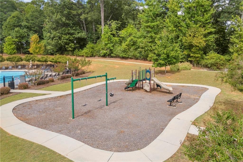 3 bedroom, 2 bathroom, 2,207 sq ft single family residence for sale at 246 Club Drive, Monroe, GA 30655 — photo 7